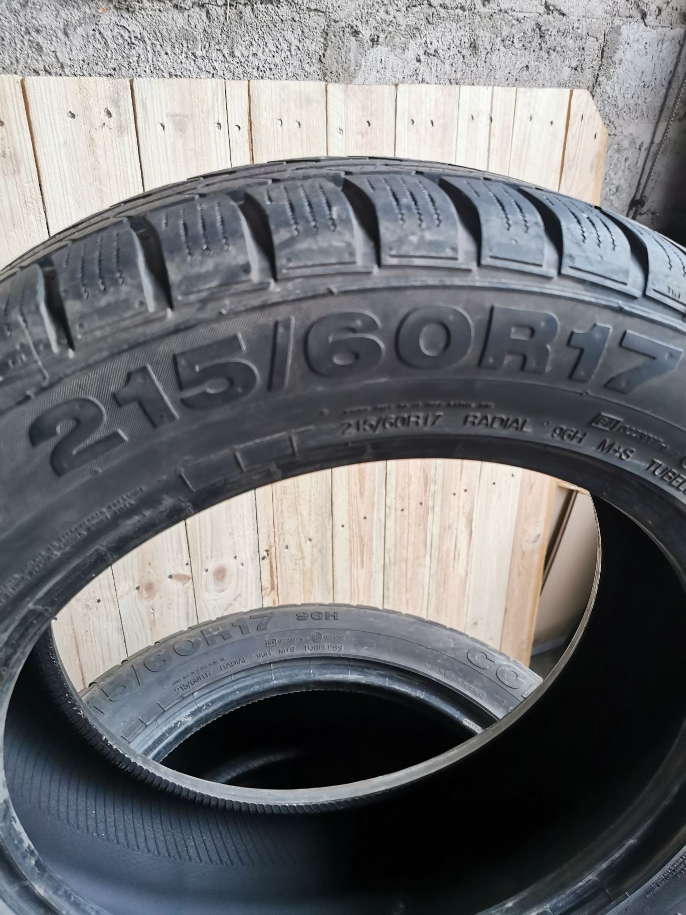 Opony zimowe 215/60/17r komplet