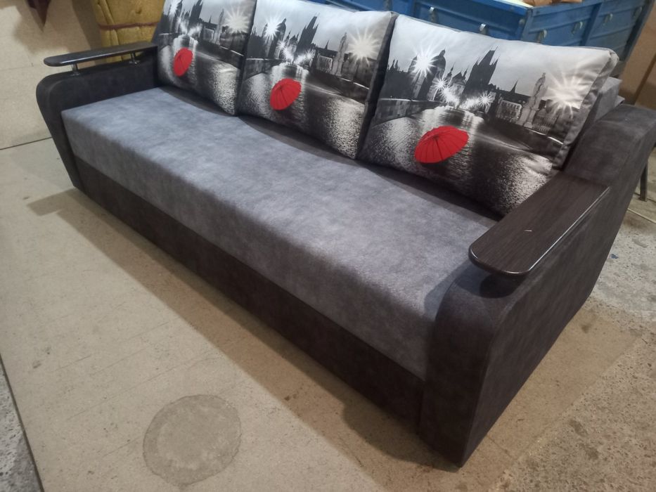 Ремонт, перетяжка м'яких крісел, диванів, кутів і т.ін.