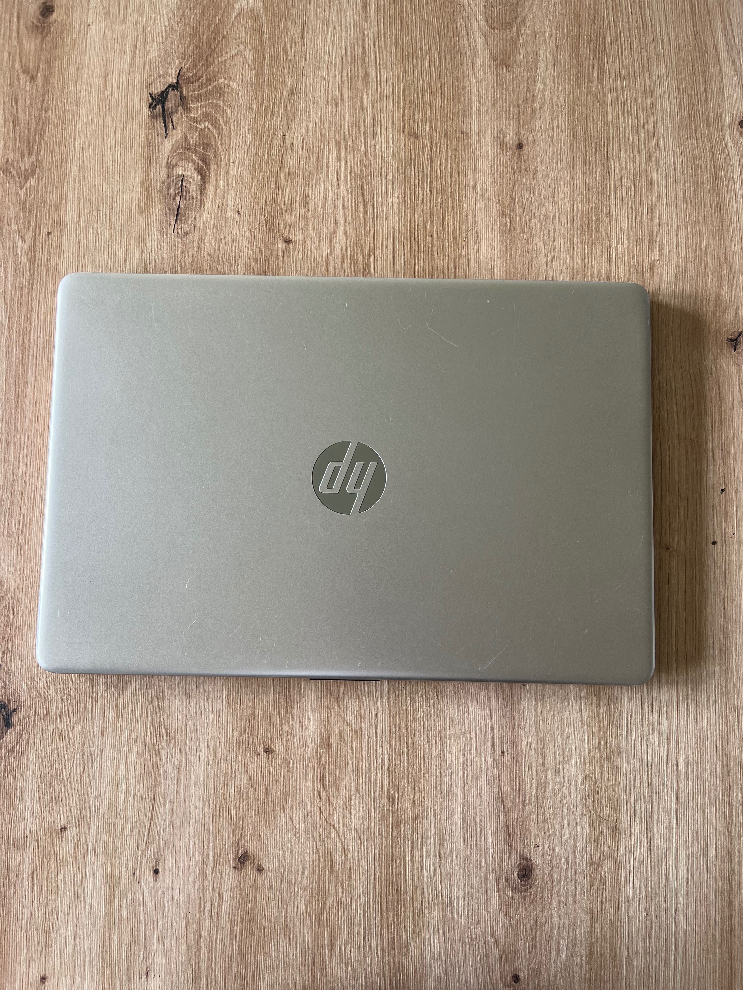 Laptop HP 15s fq2011nw złoty