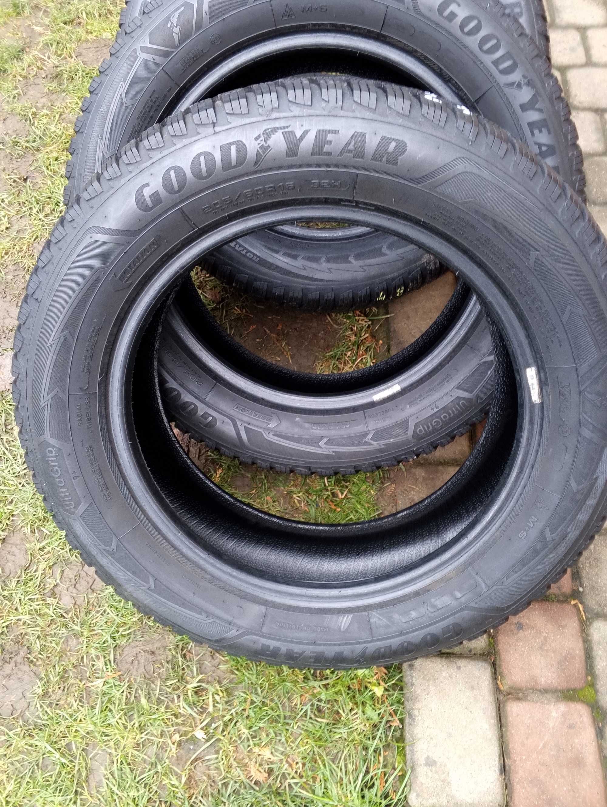 opony 2szt. 205/60/16 Goodyear Ultra grip , 2021 rok