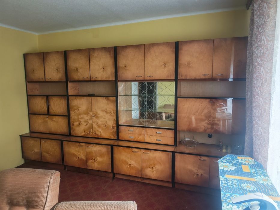 Meble PRL – wysoki połysk, fornirowane, unikatowe – na zamówienie