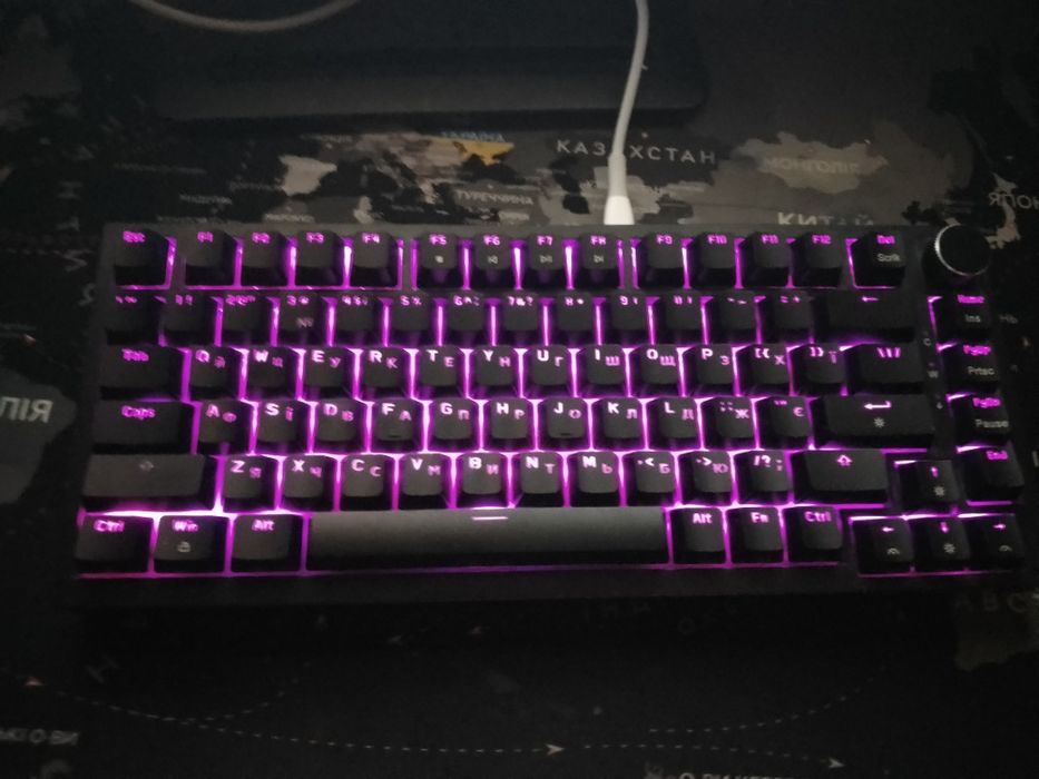 GamePro MK160B Hot-Swap Red Swich RGB