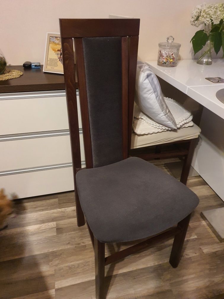 Krzesla 4 sztuki brązowe tapicerka szara