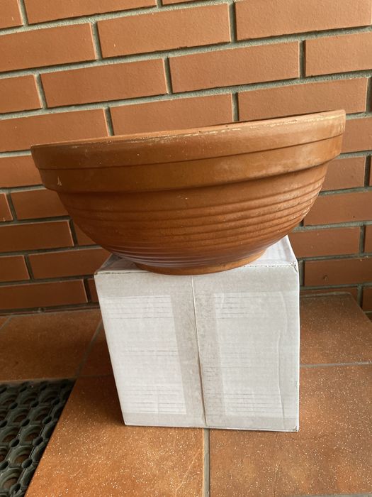 Donica gliniana Ø 38,5 cm × wys. 17 cm – używana, cała