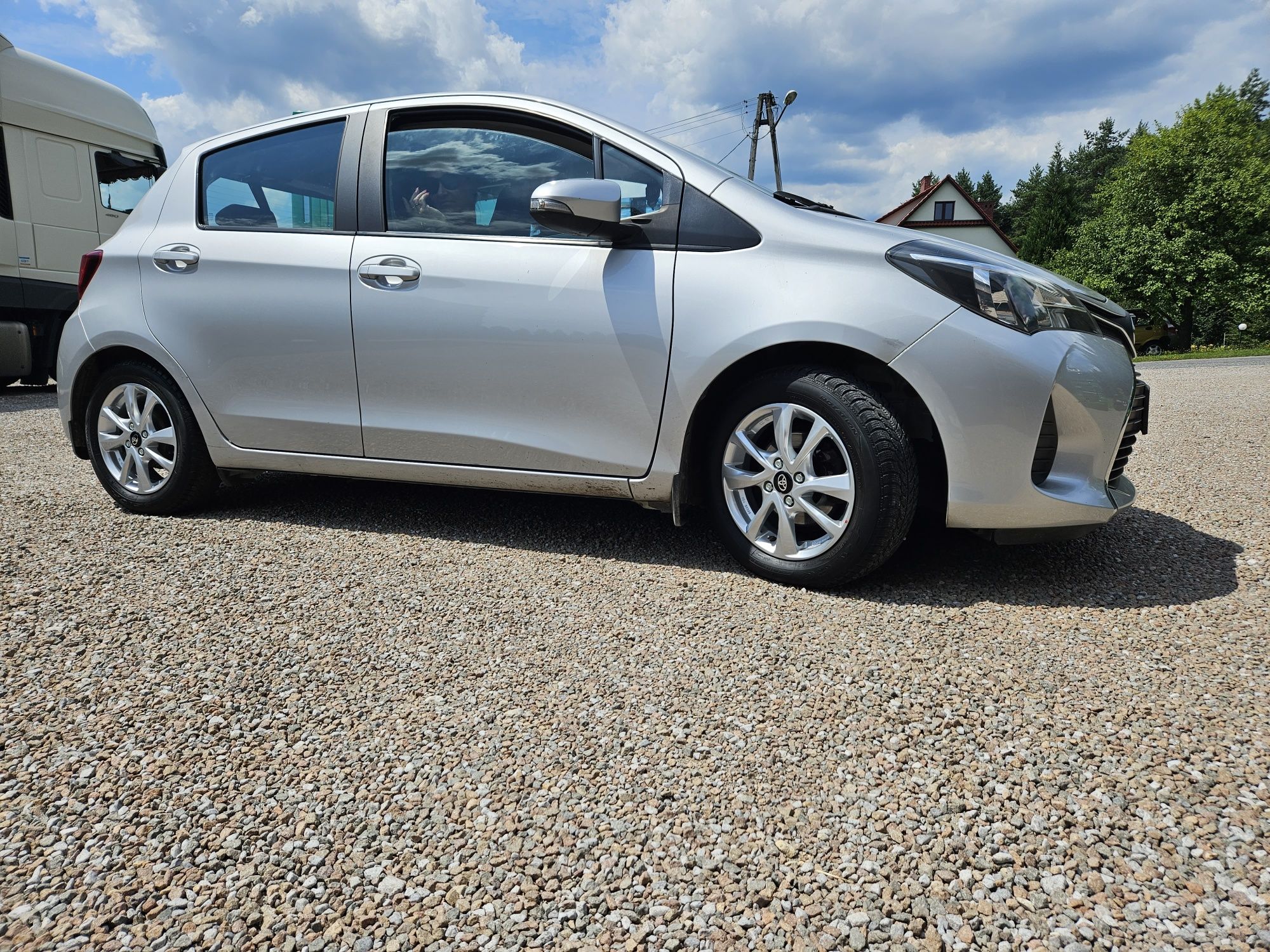 Toyota Yaris III 15 " Nowe 4x100 Yaris 11 - 20 Felgi Srebrne Alufelgi