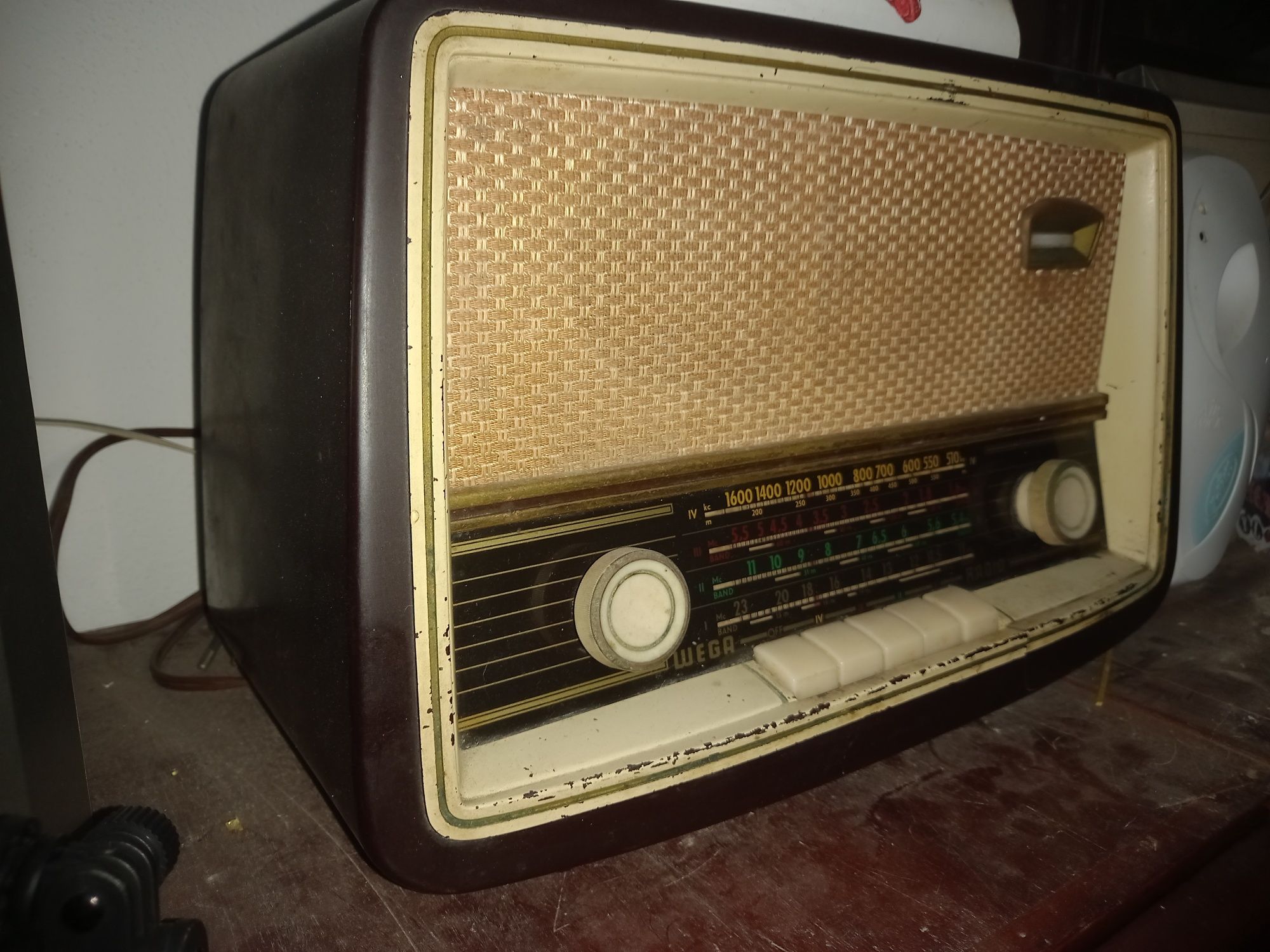 Rádio antigo funcional