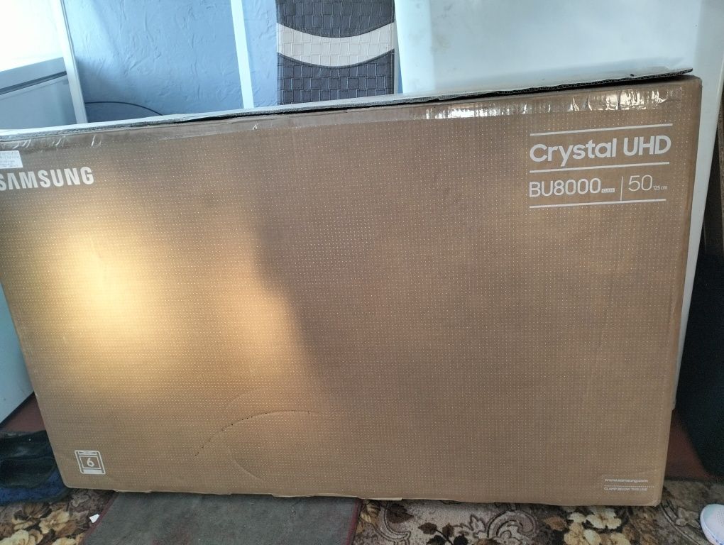 Телевізор Samsung Cristal UHD BU8000 (пульт )