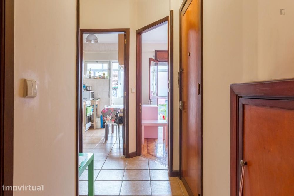 Quarto - localizado em Santo Ildefonso Porto