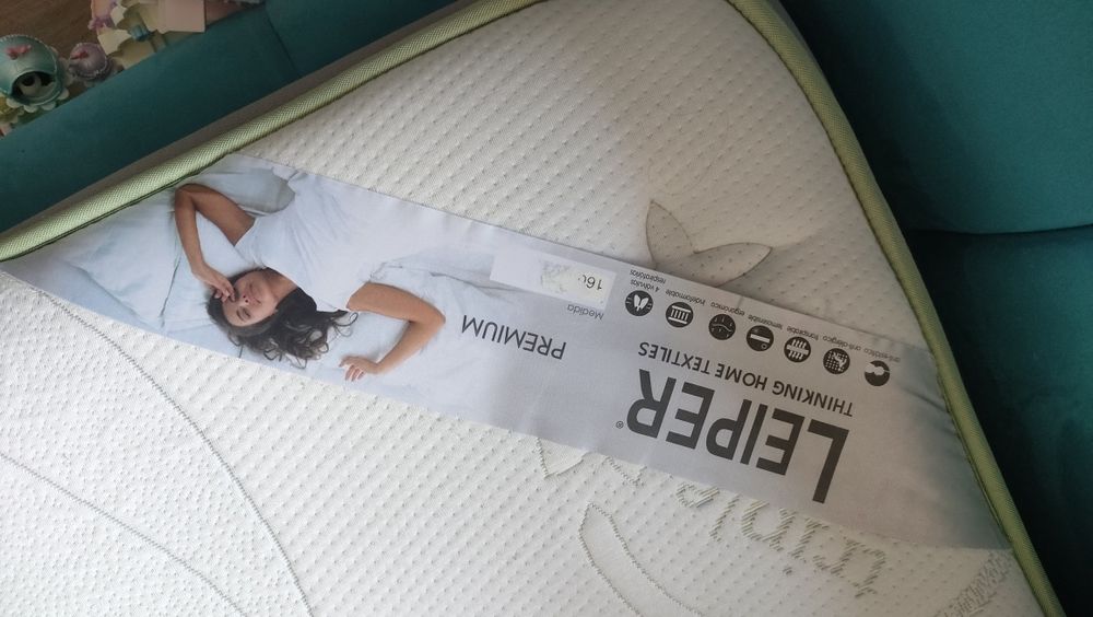 Cama casal forrada