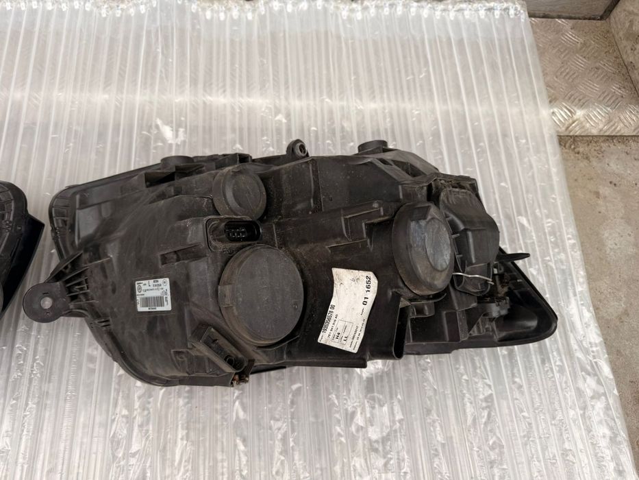 Фара права на VW Transporter T6 2015-2020