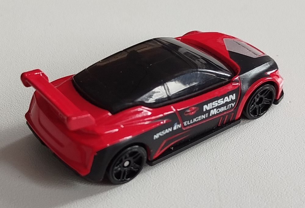 Hot Wheels Nissan Leaf Nismo RC_02