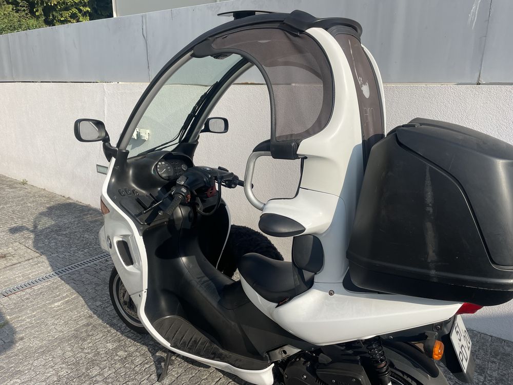 BMW C 1 200, moto super exclusiva para colecionar