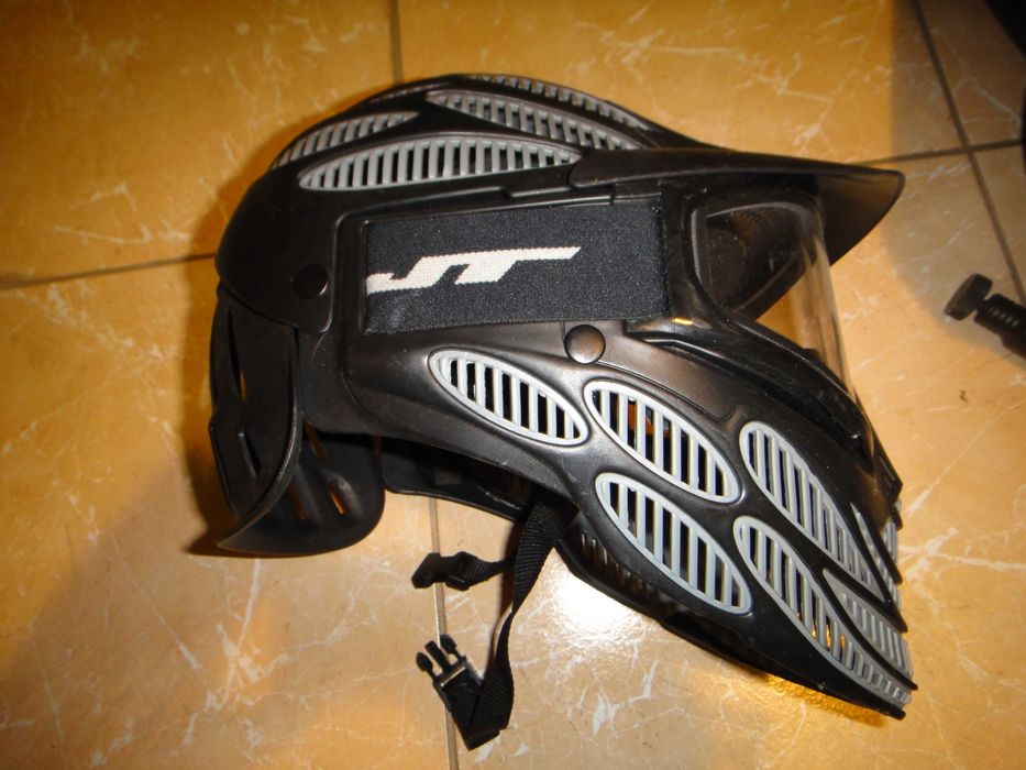 Kask paintballowy JT z zespolonymi okularami