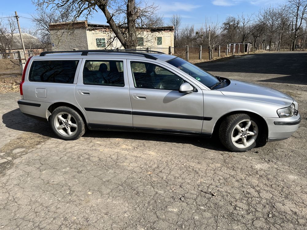 Volvo V70 2.4 бензин