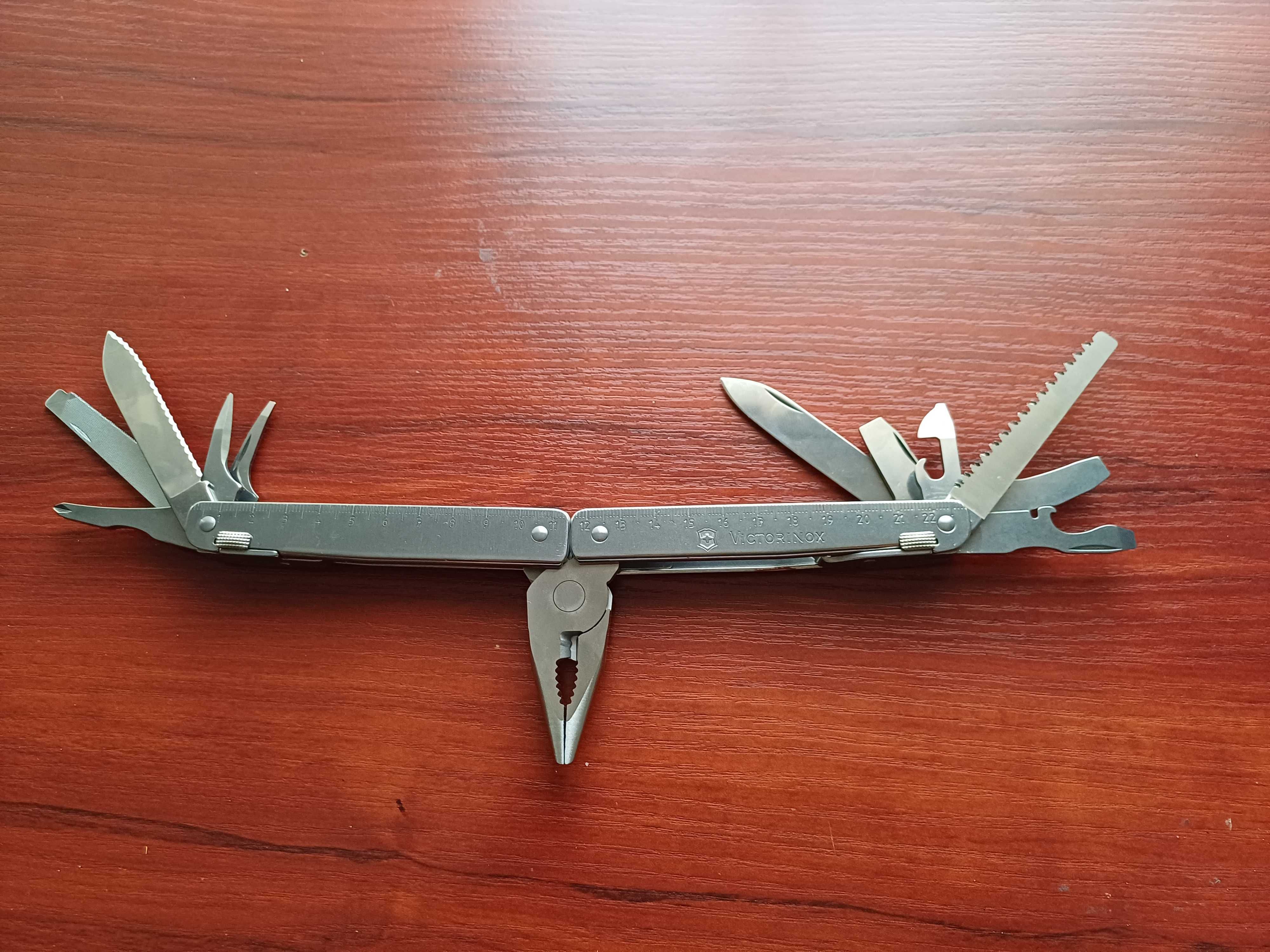 Multitool Victorinox SwissTool