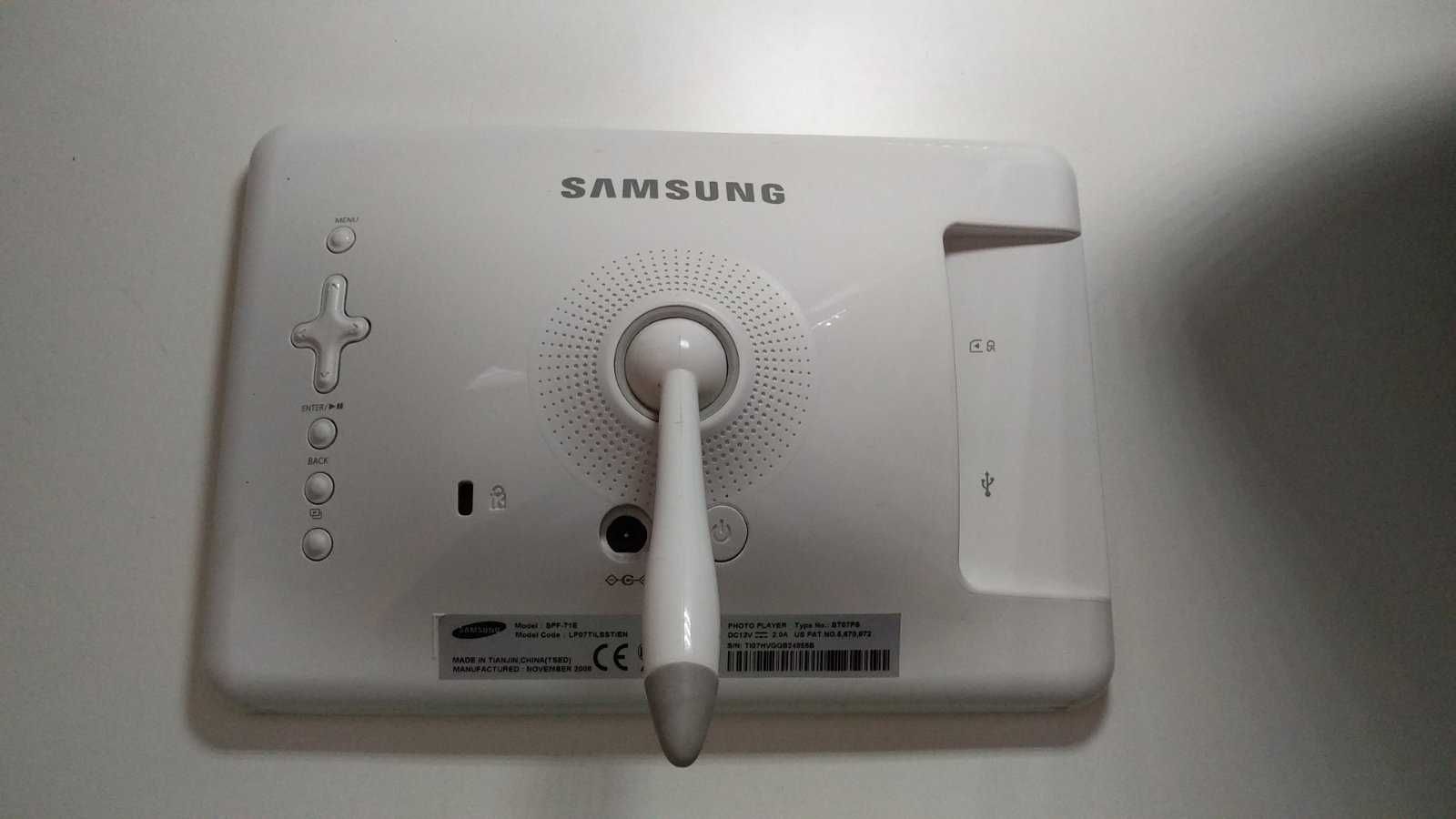 Цифровая фоторамка SAMSUNG LP07 SPF-71E