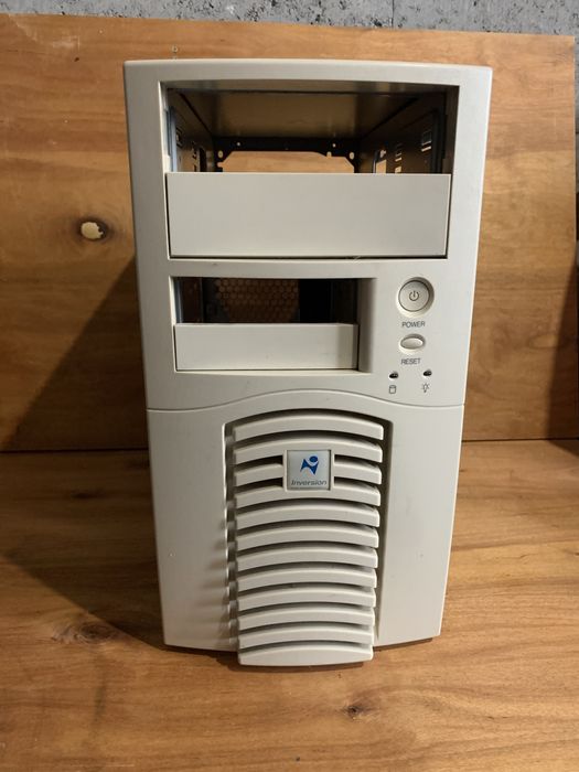 Корпус компьютера с платами