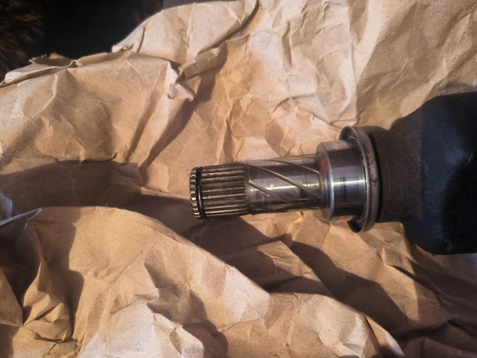 Полуось на  logan/sandero 1.6 (k4m)