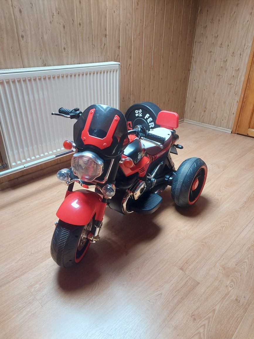 Motor na akumulator