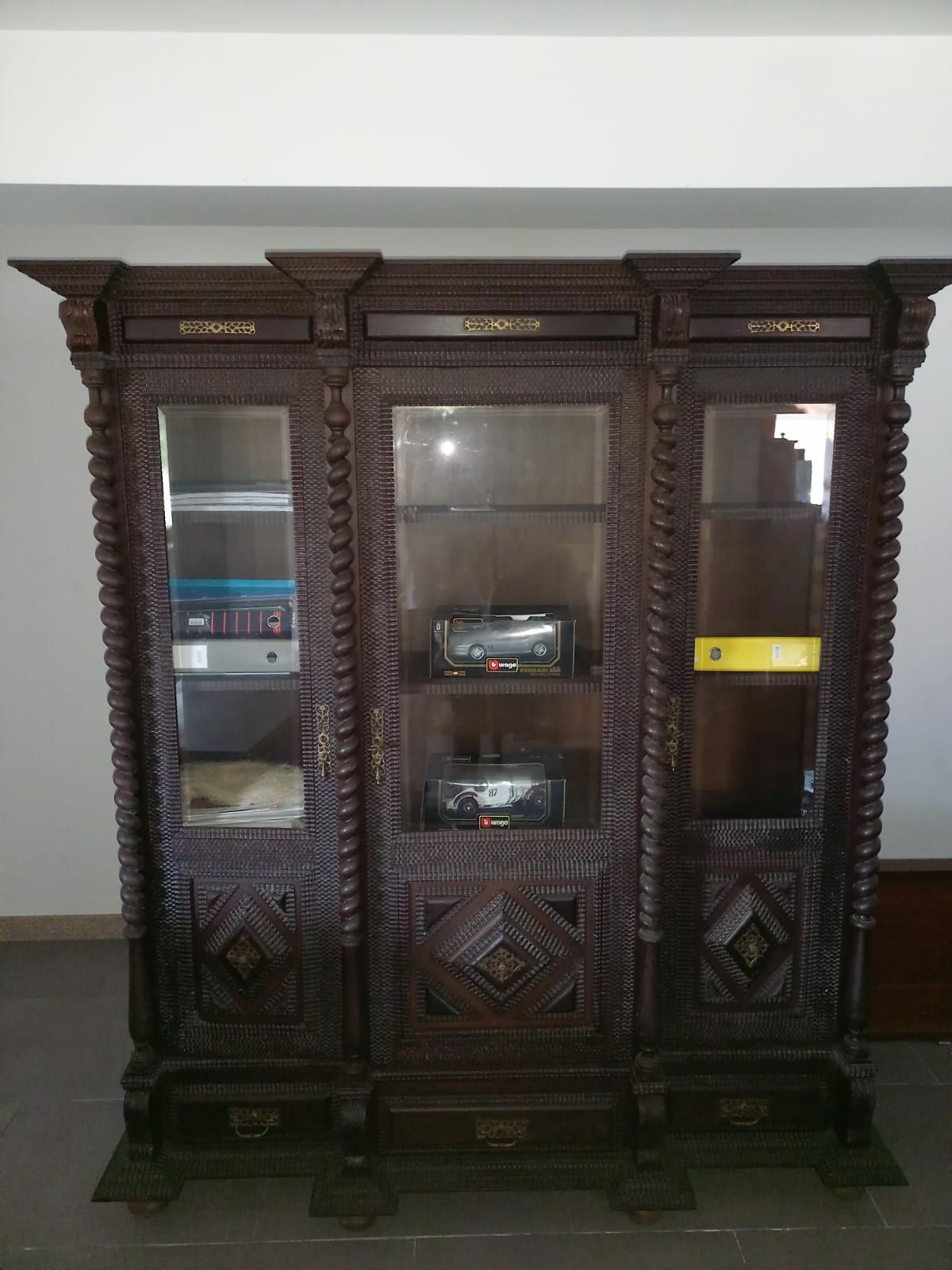 Conjunto de mobília antiga