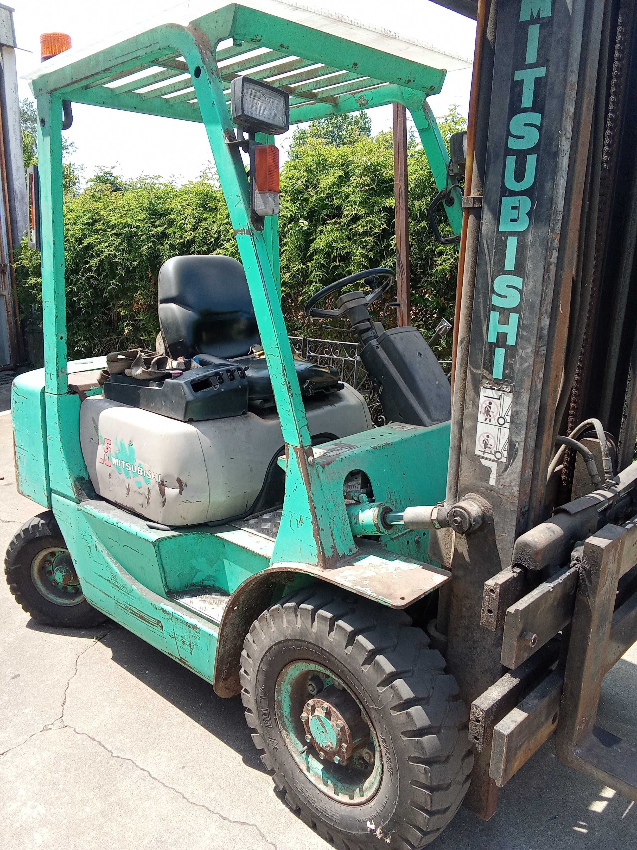 Empilhador Mitsubishi 25 a gasóleo