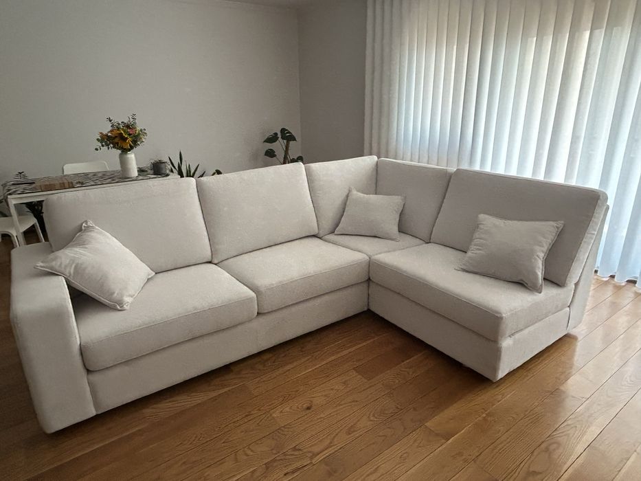 Sofá com chaise longue feito por medida