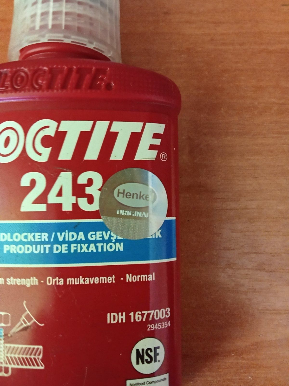 LOCTITE 243 фиксатор резьбы.