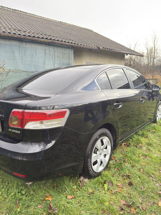 Продається машина Тойота Авенсіс 2010 рік