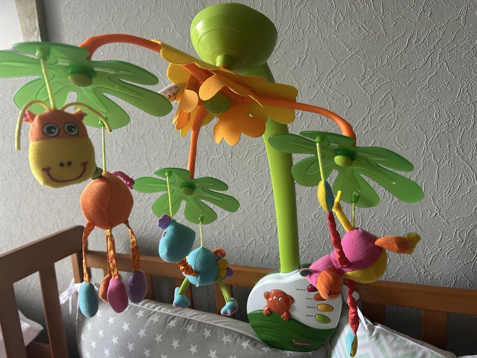 Дитячий музичний мобіль в ліжечко