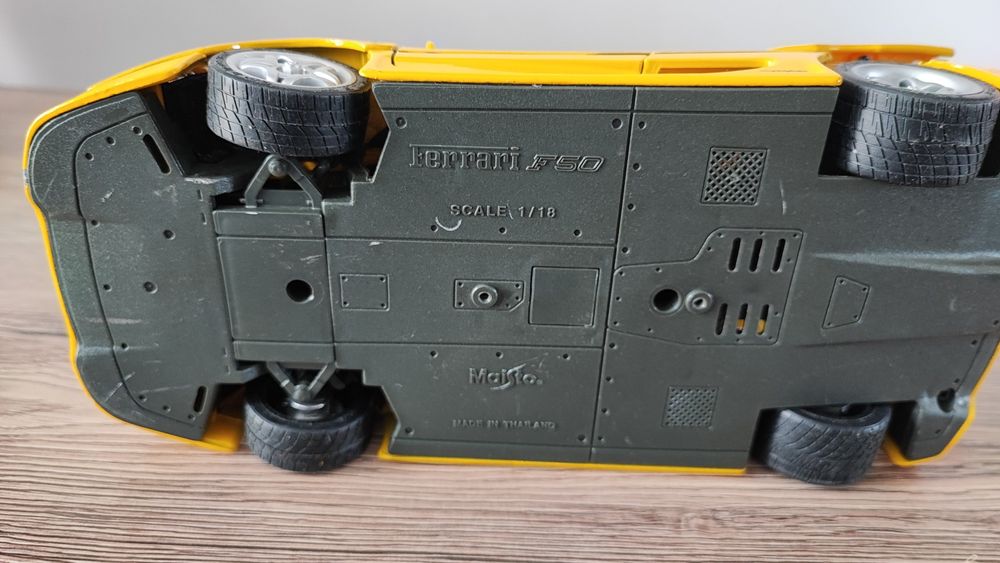 Ferrari f50 marki maisto duży model skala 1/18