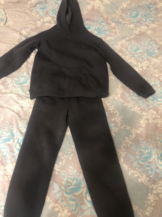 Продам теплий спортивний костюм дитячій  виробник турція