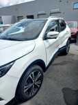 Nissan qashqai rocznik 2020 - jeździ, do naprawy blacharskiej