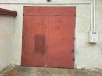 Drzwi garazowe Stalowe ocieplane  Z futryną szerokość 3m wysokość 3.5m