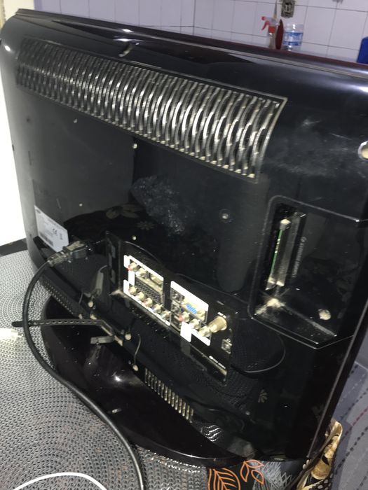 Tv samsung a funcionar so nao tem comando 26 polegadas