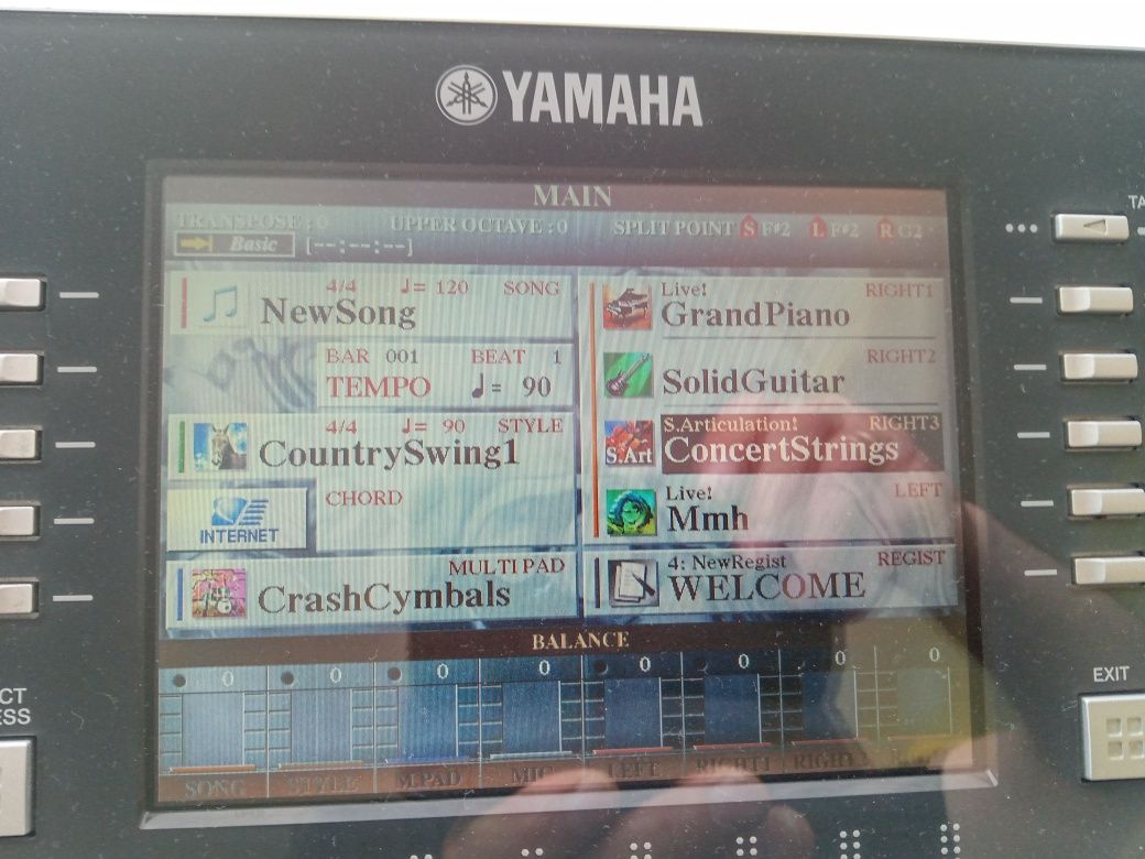 Yamaha Tyros 2 plus nagłośnienie