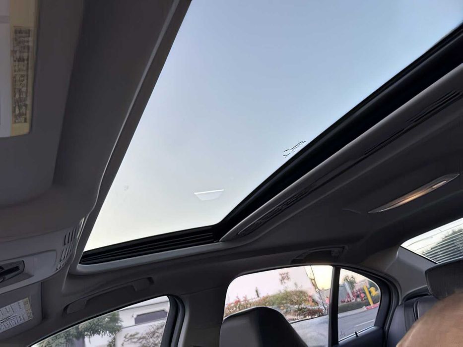 BMW 3 Series      2015