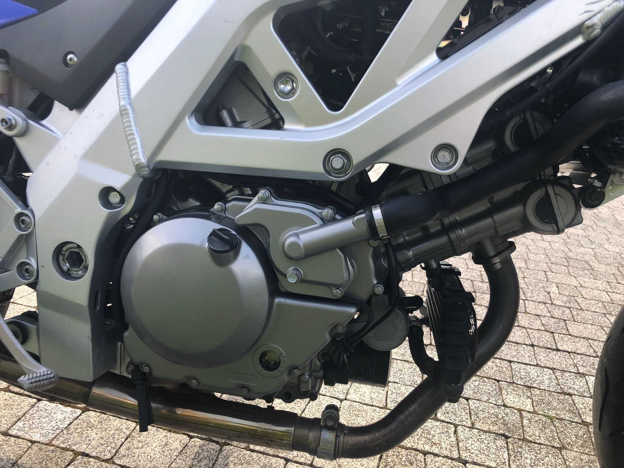 Suzuki SV 650  Niski Oryginalny przebieg  Obniżony  Nie Hornet Fz6 Er6