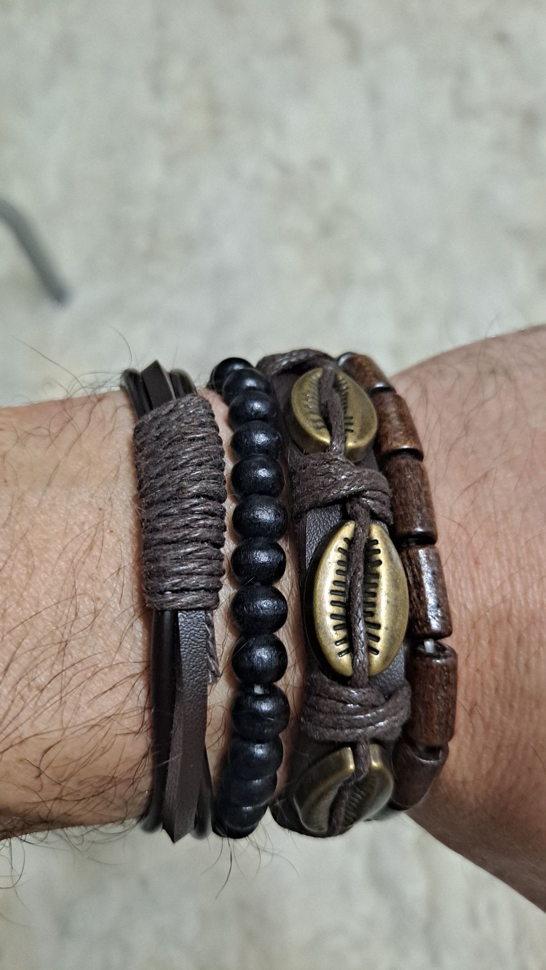 Zestaw nowy z metką  4 bransolety boho regulowane. Unisex .Skóra I met