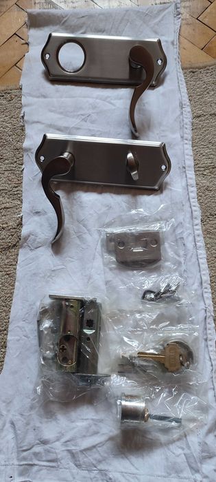 Замок вхідних дверей EMTEK California (USA).