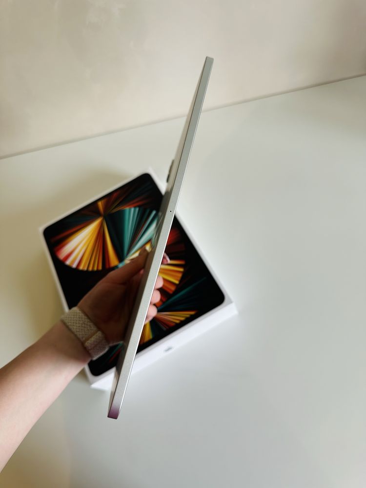 iPad Pro (12,9дюйма) 5-го покоління 128 gb  Silver повний комплект