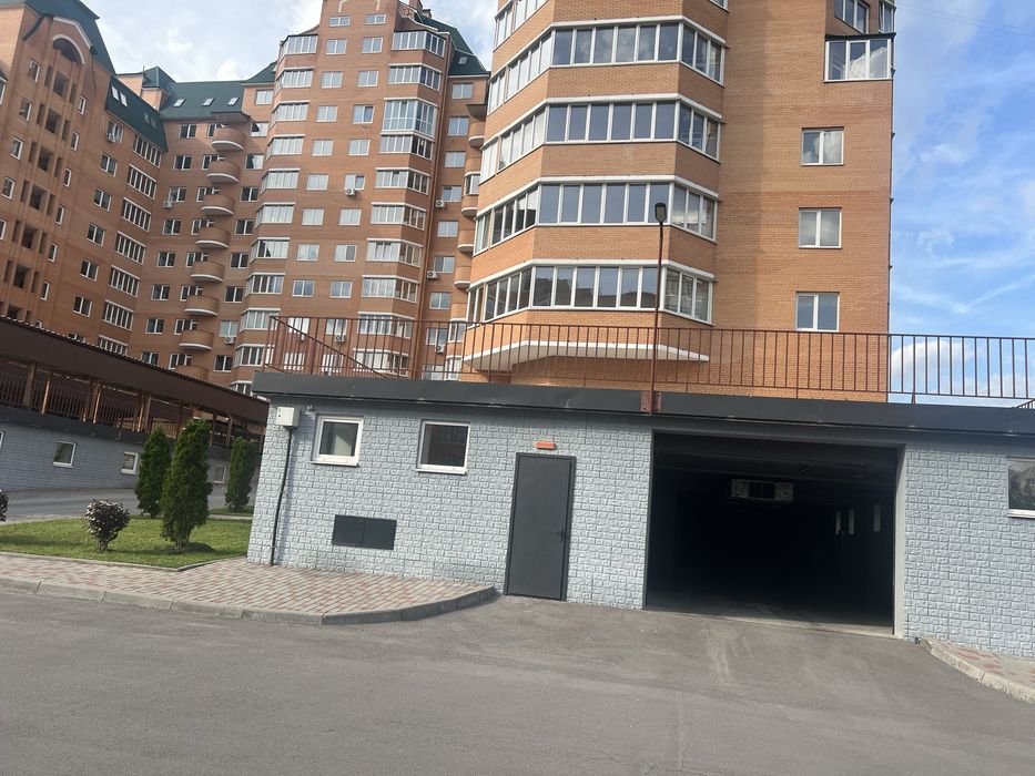 Здам паркомісце в закритому паркінгу. Вокзальна