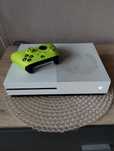 Xbox one s 1tb + pad