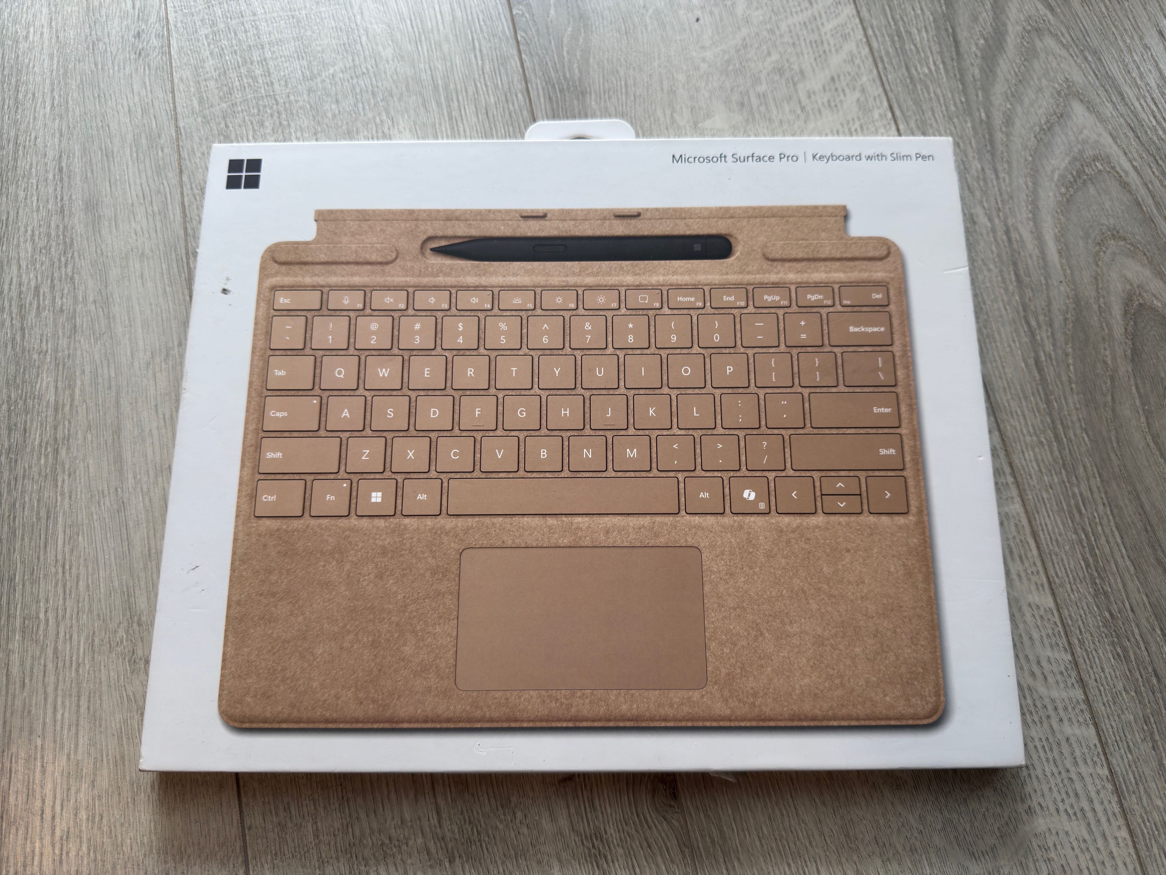 Microsoft Surface Pro 11 13" Snapdragon X Plus 16/512 Złoty Klawiatura