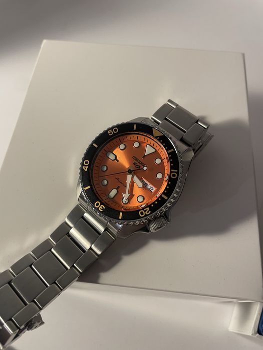 Seiko SRPD59K1 – Seiko 5 Sports „Orange Samurai”