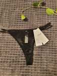 Majtki Stringi Triumph Rozmiar 44