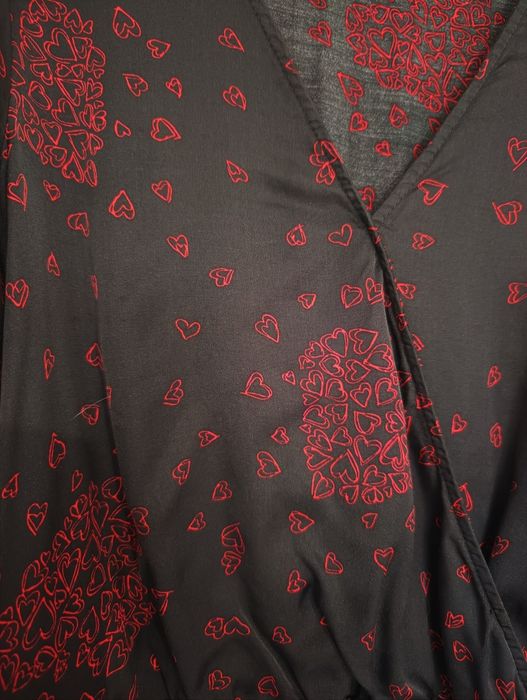 Czarna kopertowa sukienka