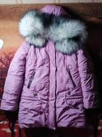 Зимова куртка для дівчинки.