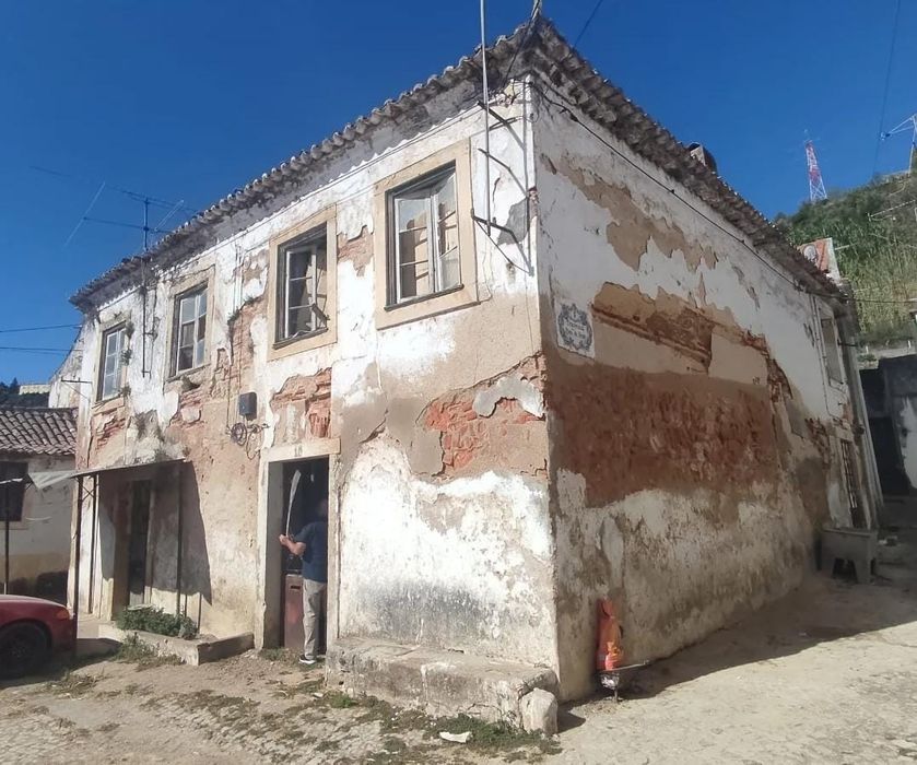 2 moradias para remodelacao total em Santarém
