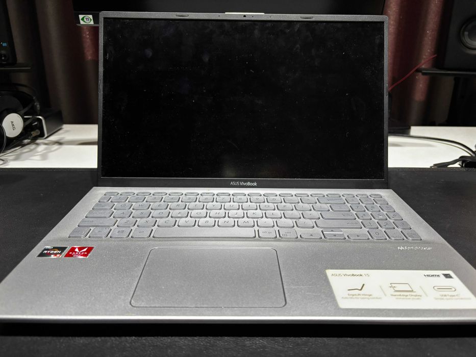 ASUS Vivobook 15 X512D Ryzen 5 / 8 GB RAM / 512 GB HDD
