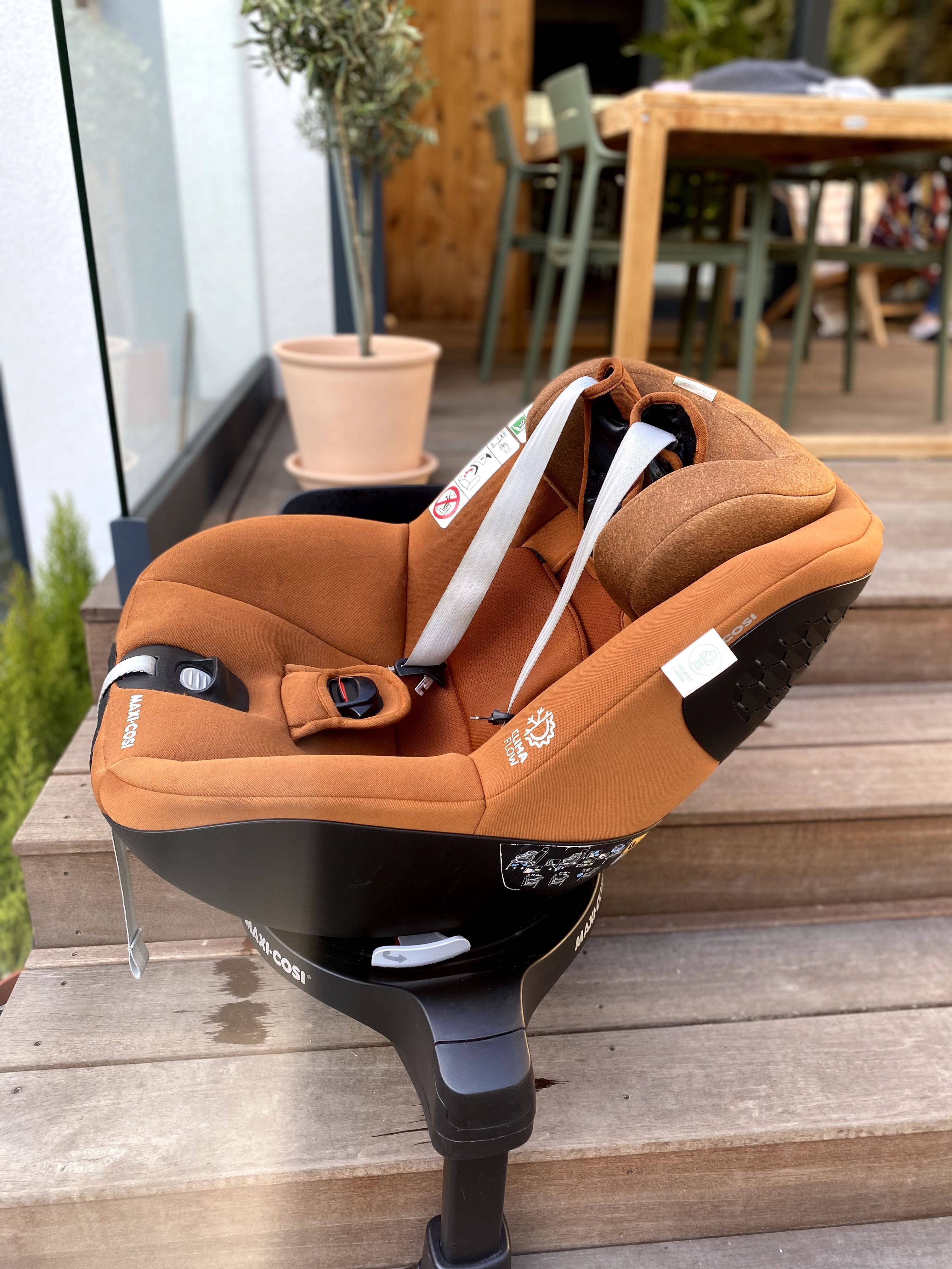 Fotelik z bazą obrotową MAXI-COSI 1+ (0-15M)
